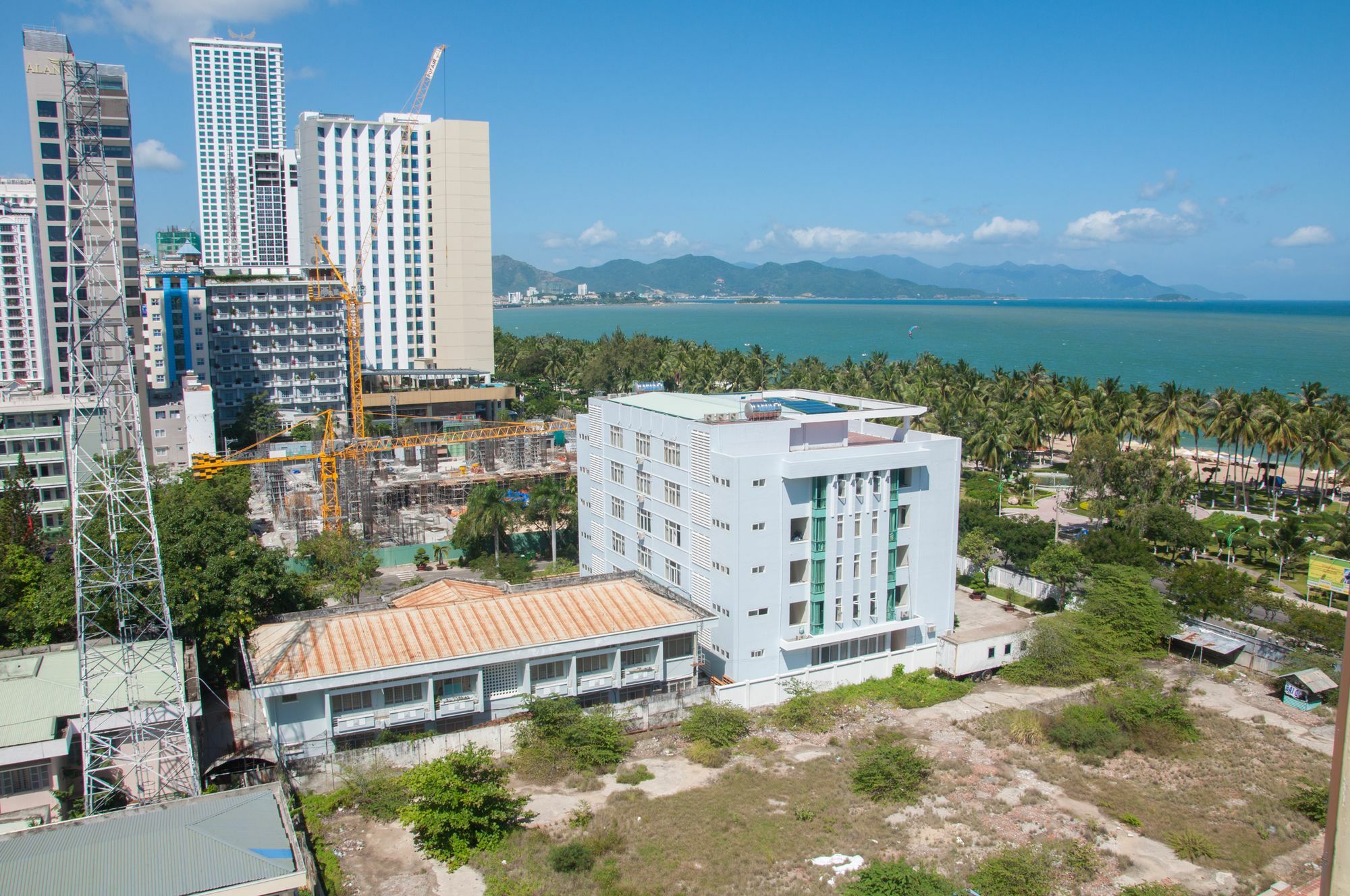 Queen 7 Hotel На Транг Екстериор снимка